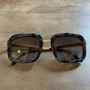 *SOLD* STELLA MCCARTNEY black tortoise 70s vibe square sunglasses